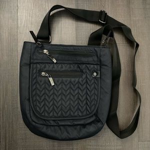 Sherpani Travelers crossbody